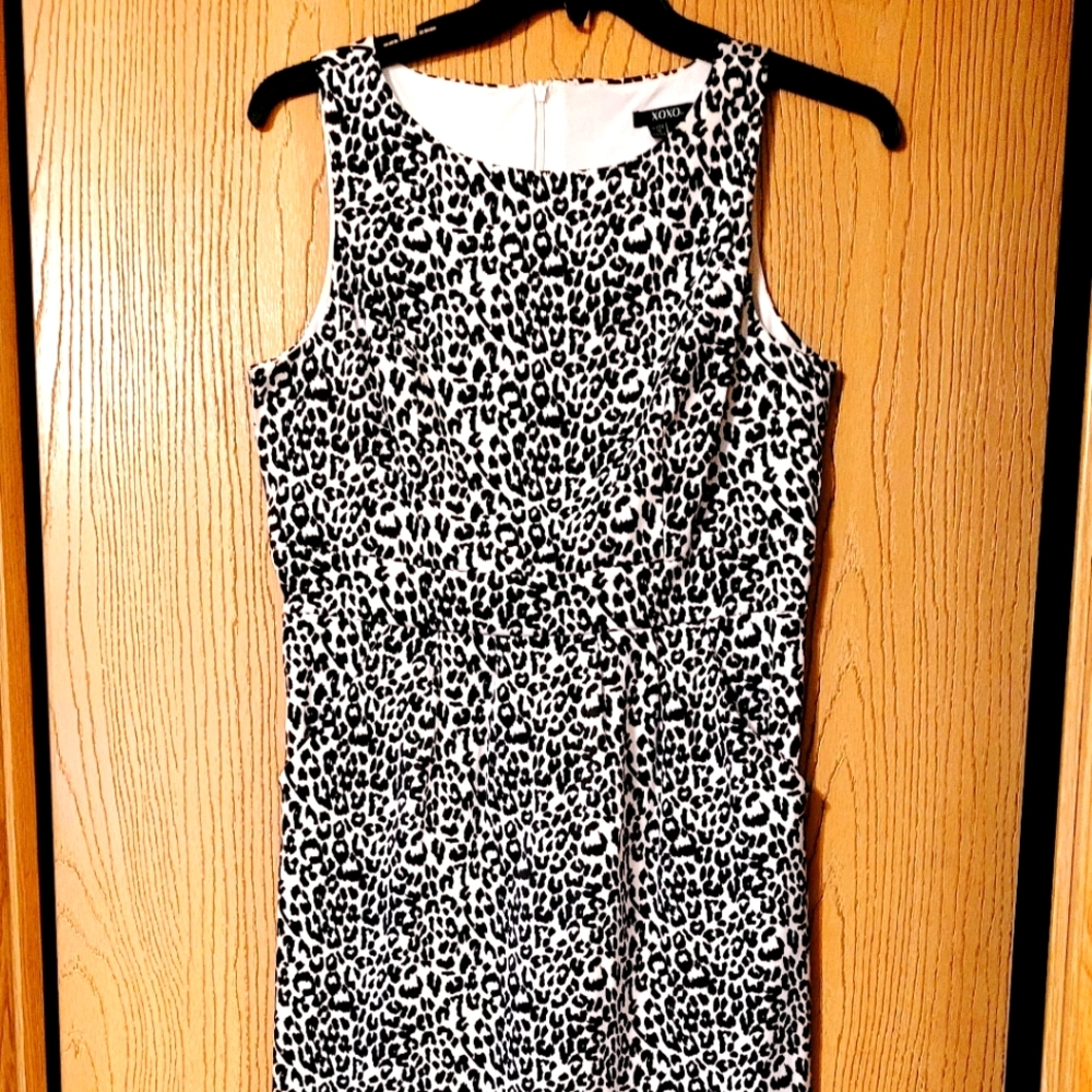 Sleeveless black and white dress by XOXO sz. 11